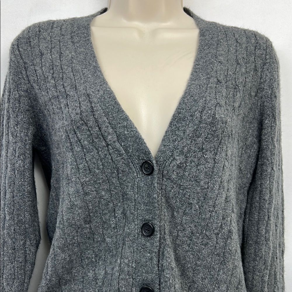 J. crew Factory cc962 Gray Cable-knit cardigan extra-soft NWOT/repaired size xxs